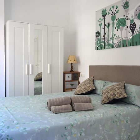 Apartamento En Centro De Ferrol Luaran gambar