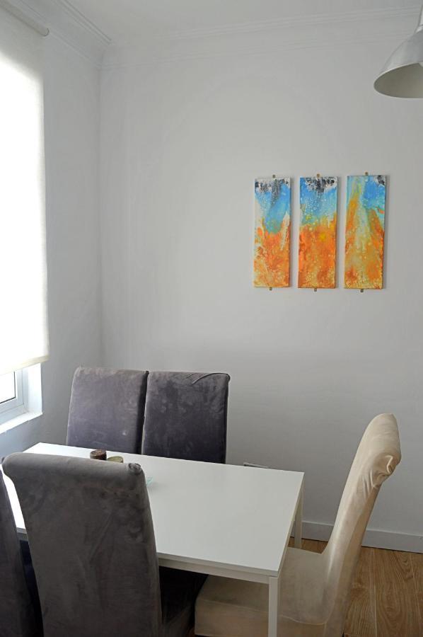 Apartamento En Centro De Ferrol Luaran gambar